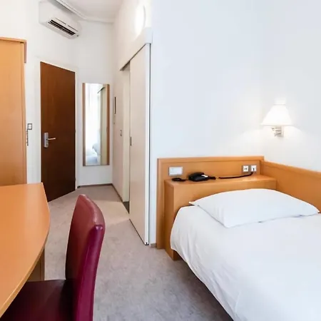Hotel Rochat 3*